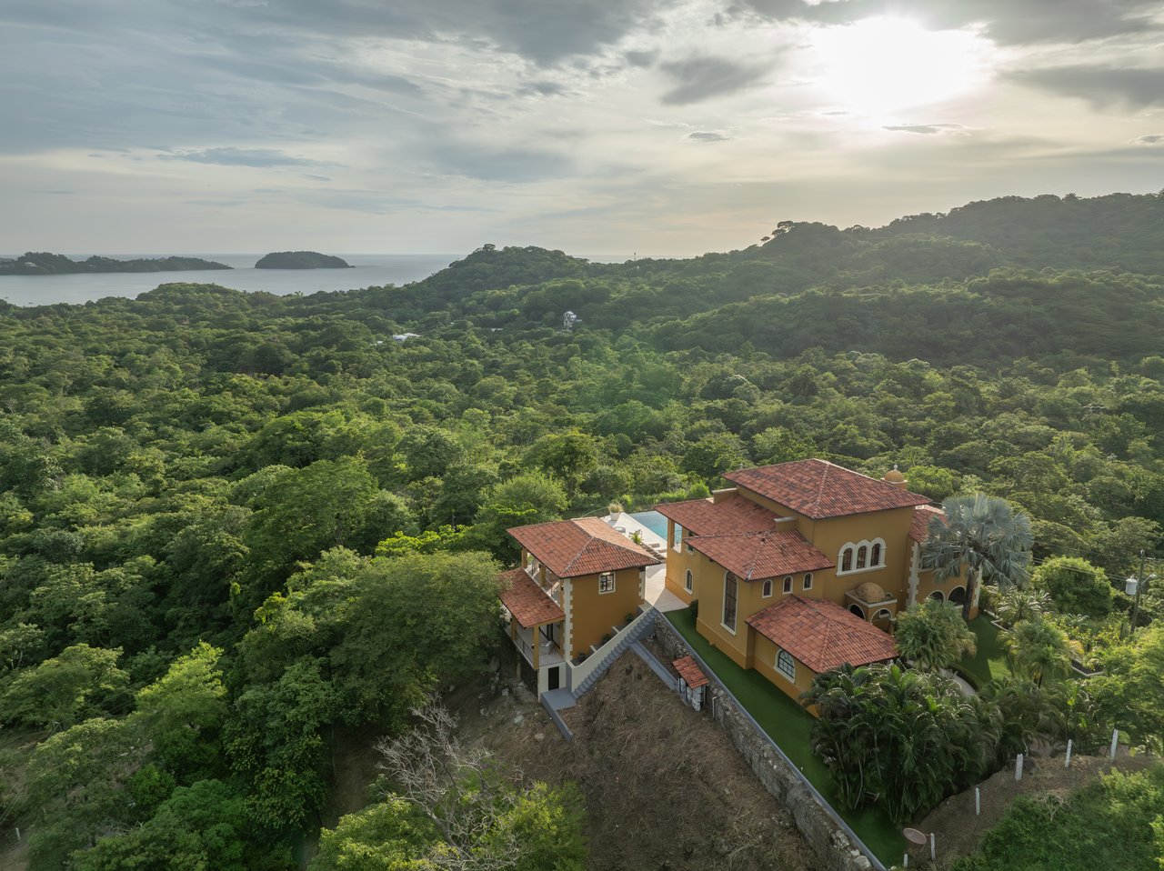 Casa Loro - Luxury Estate