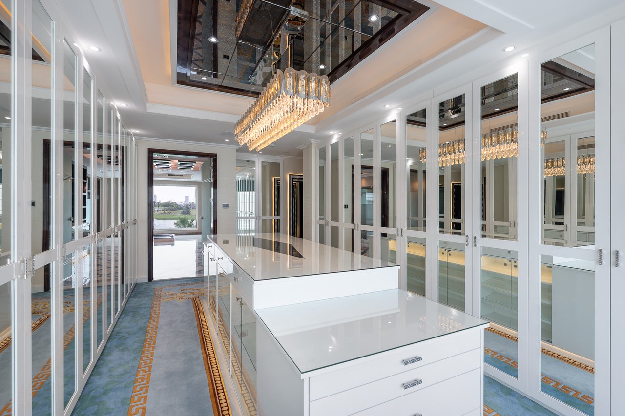 Emirates Hills Villa 