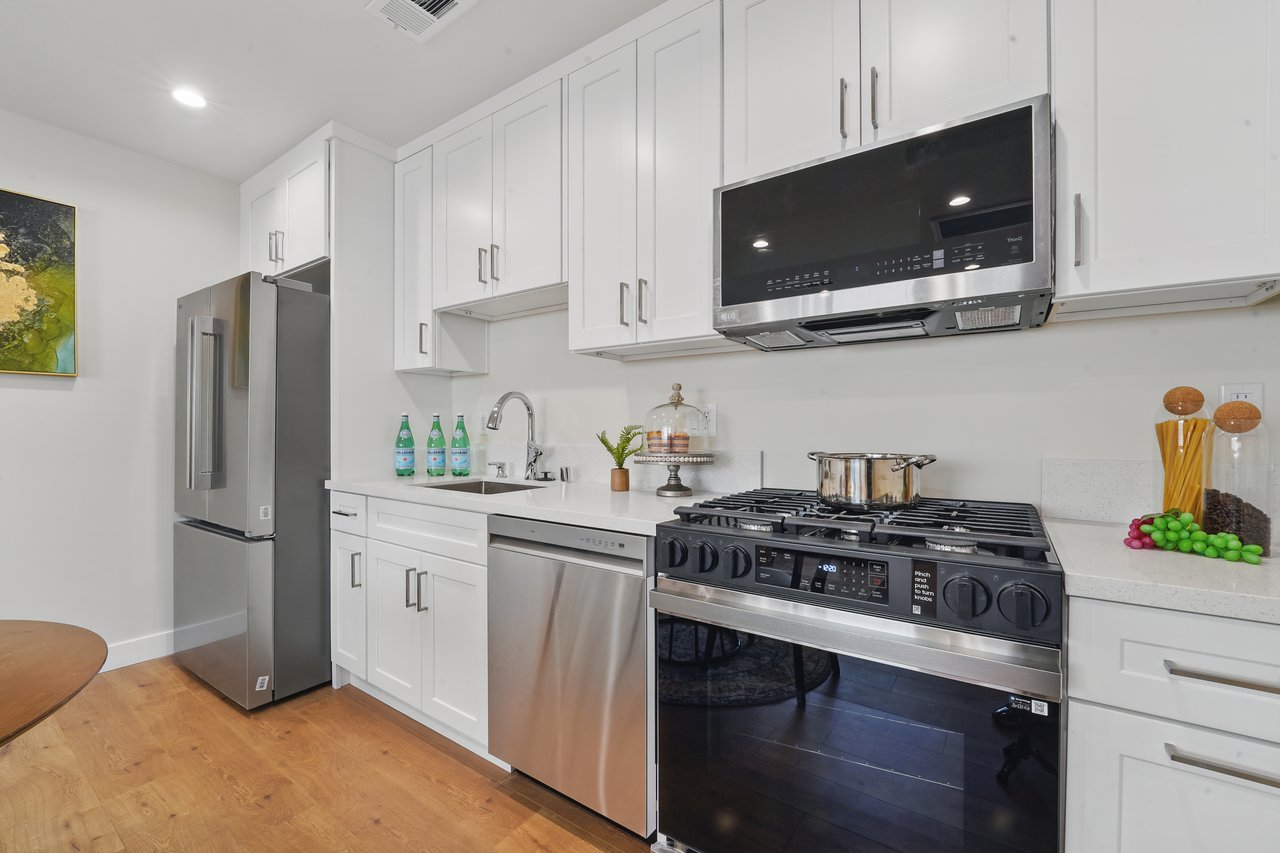 4 Units in North Hollywood