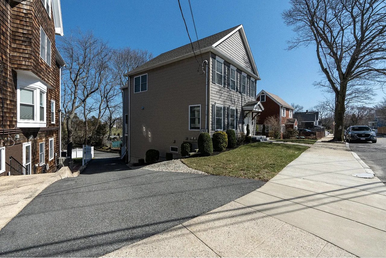 118-120 Bowdoin St #2