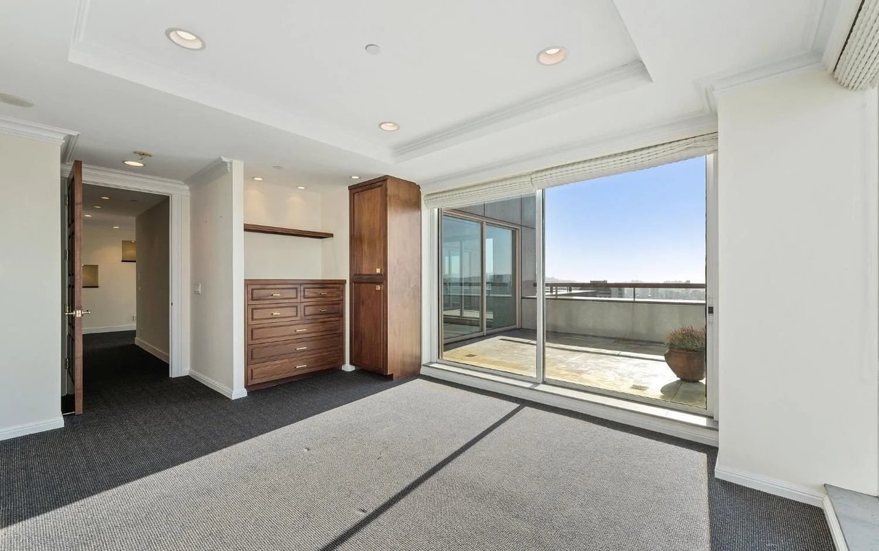 333 Bush Street Condos
