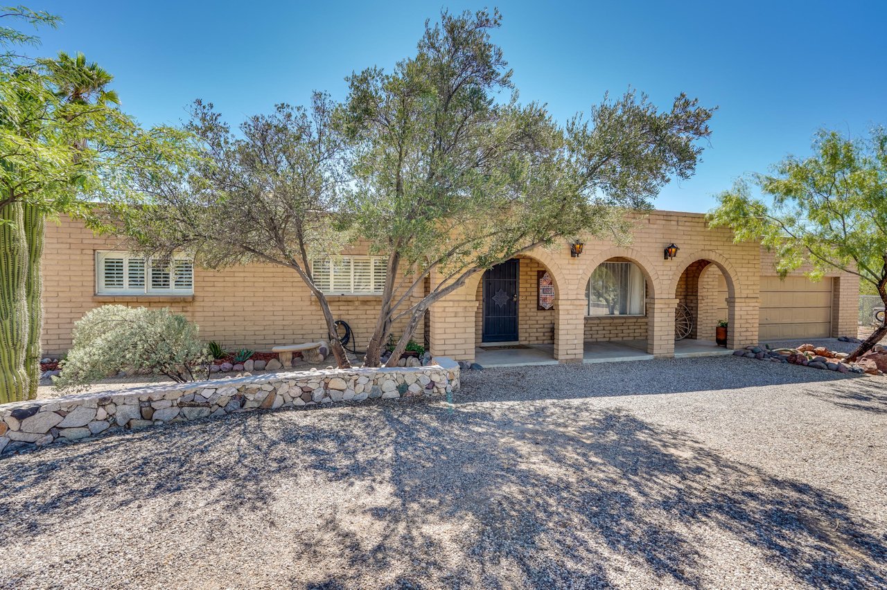 1129 W Fern Dr