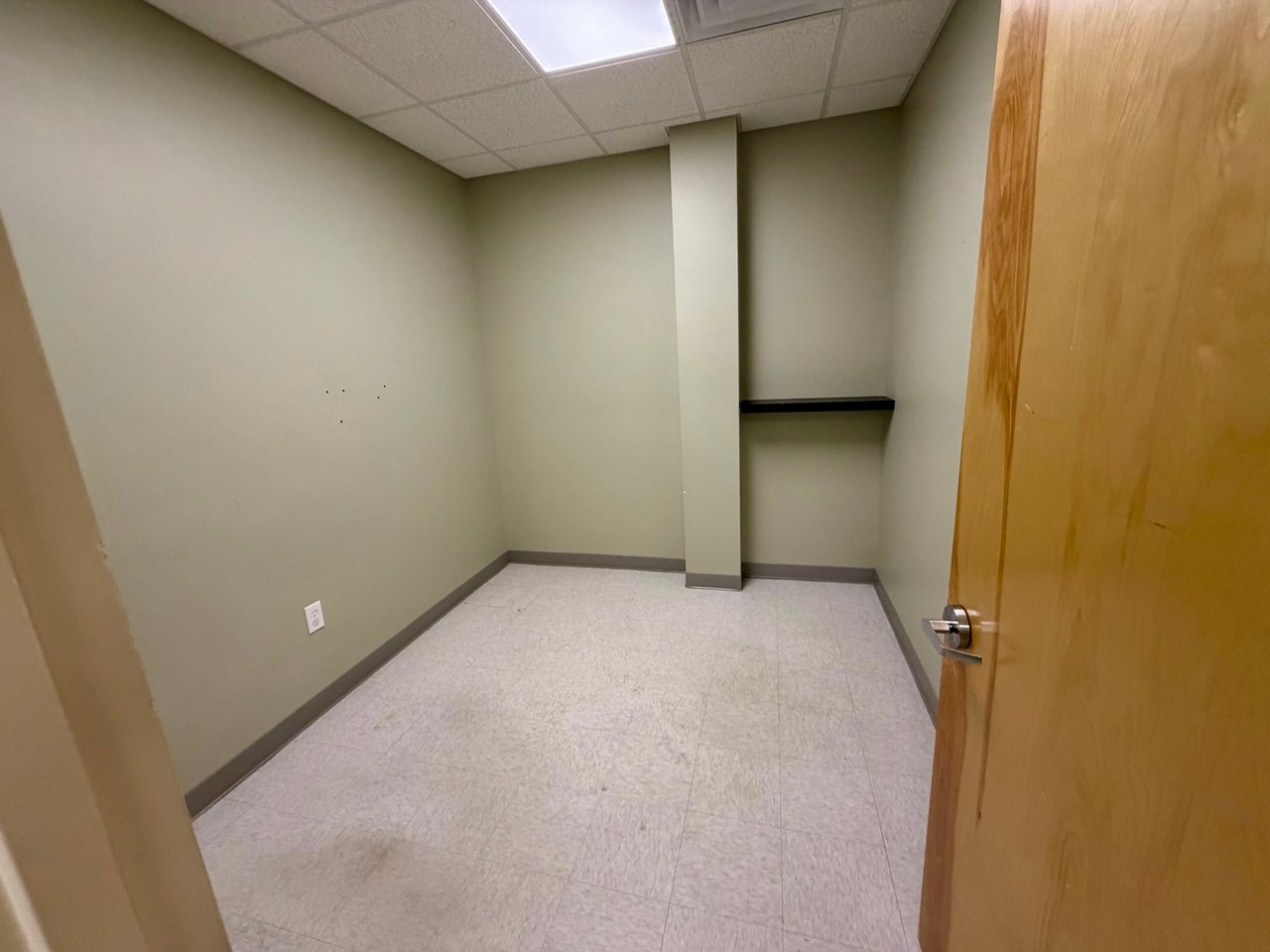 514 Mary Esther Cut Off NW