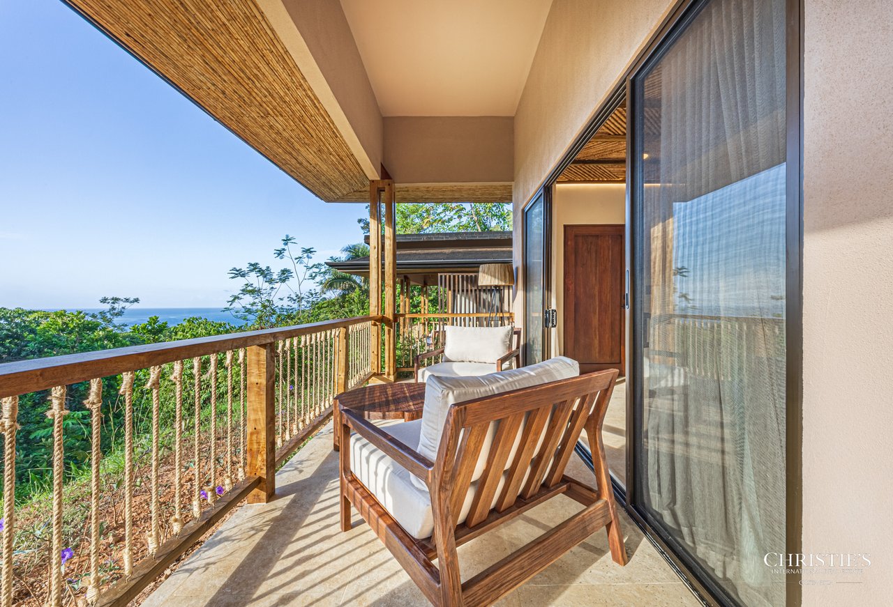 Luxury Hotel Boutique with Ocean Views | Walking distance to the beach | 13.2 Acres