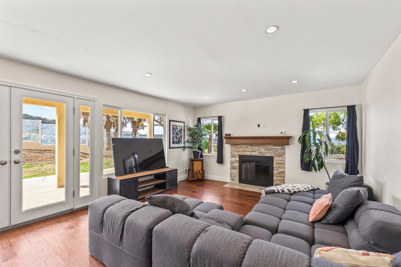 3804 Vista Linda Dr. 