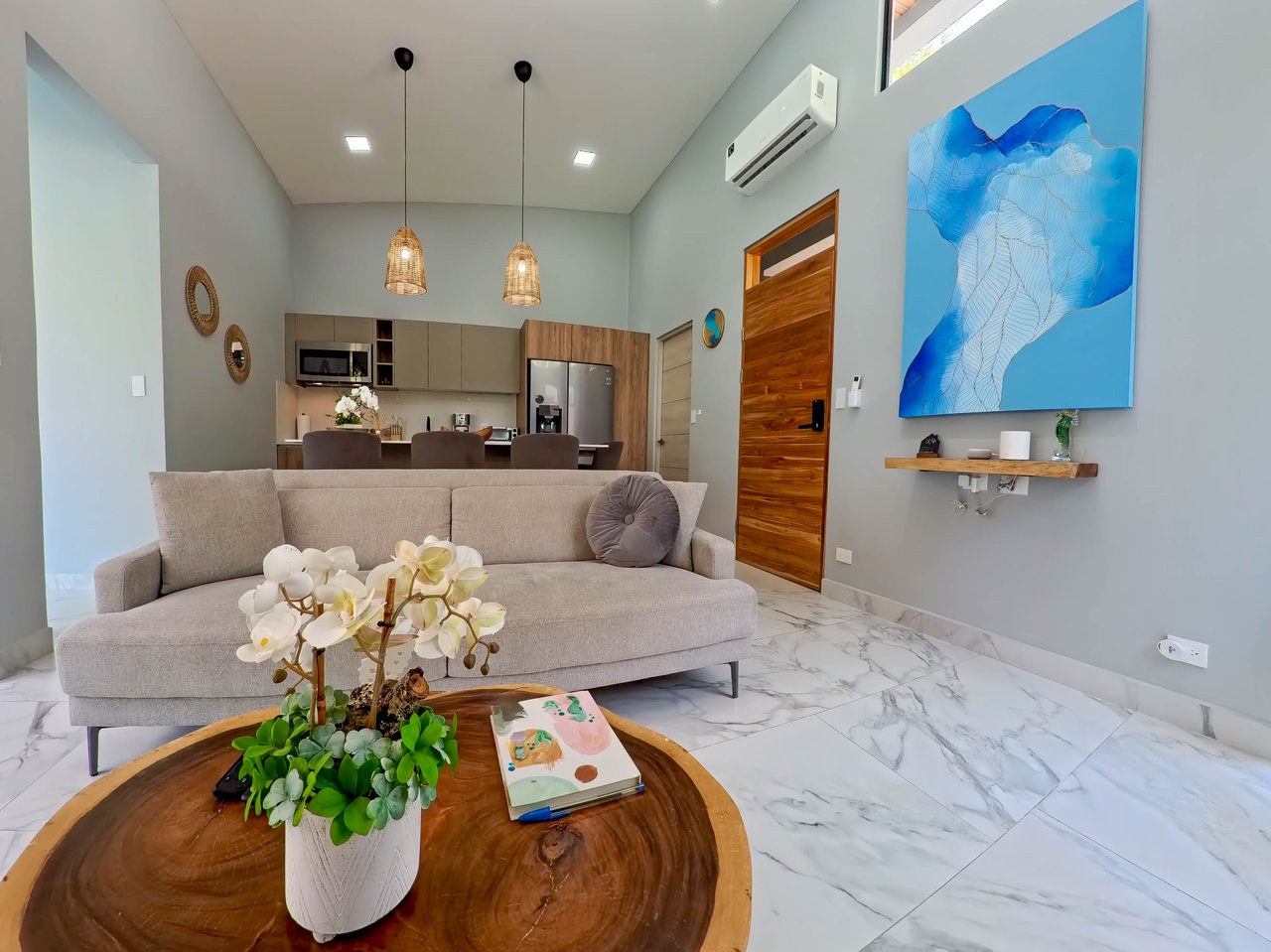 Great Location Brand New Pool House