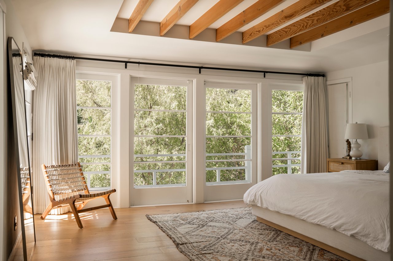 2410 Nichols Canyon Rd