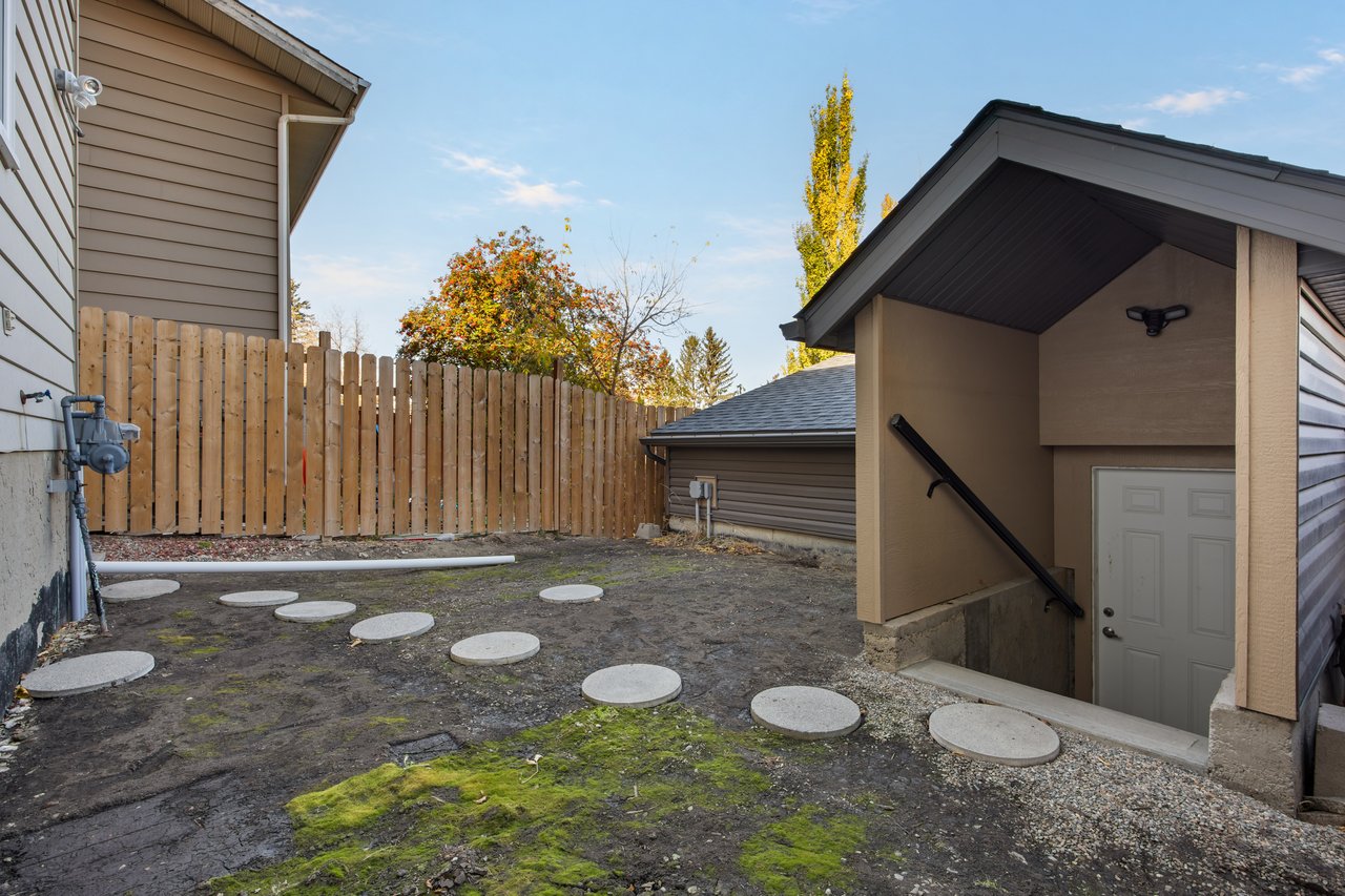 130 MacEwan Park Way NW