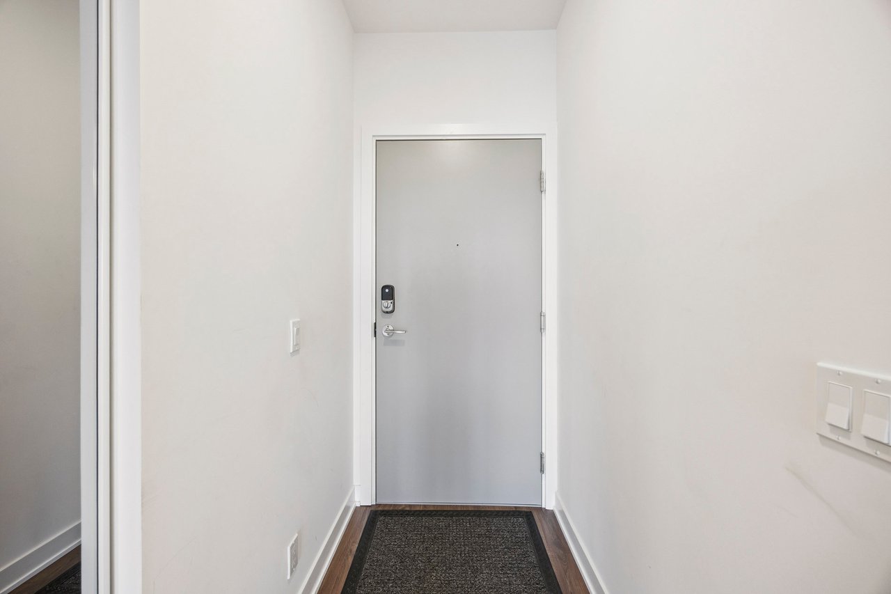 50 Upper Mall Way #2109