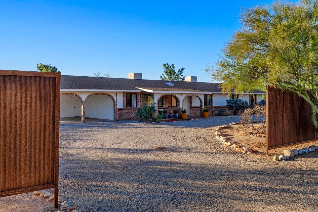 1005 W Emerine Drive