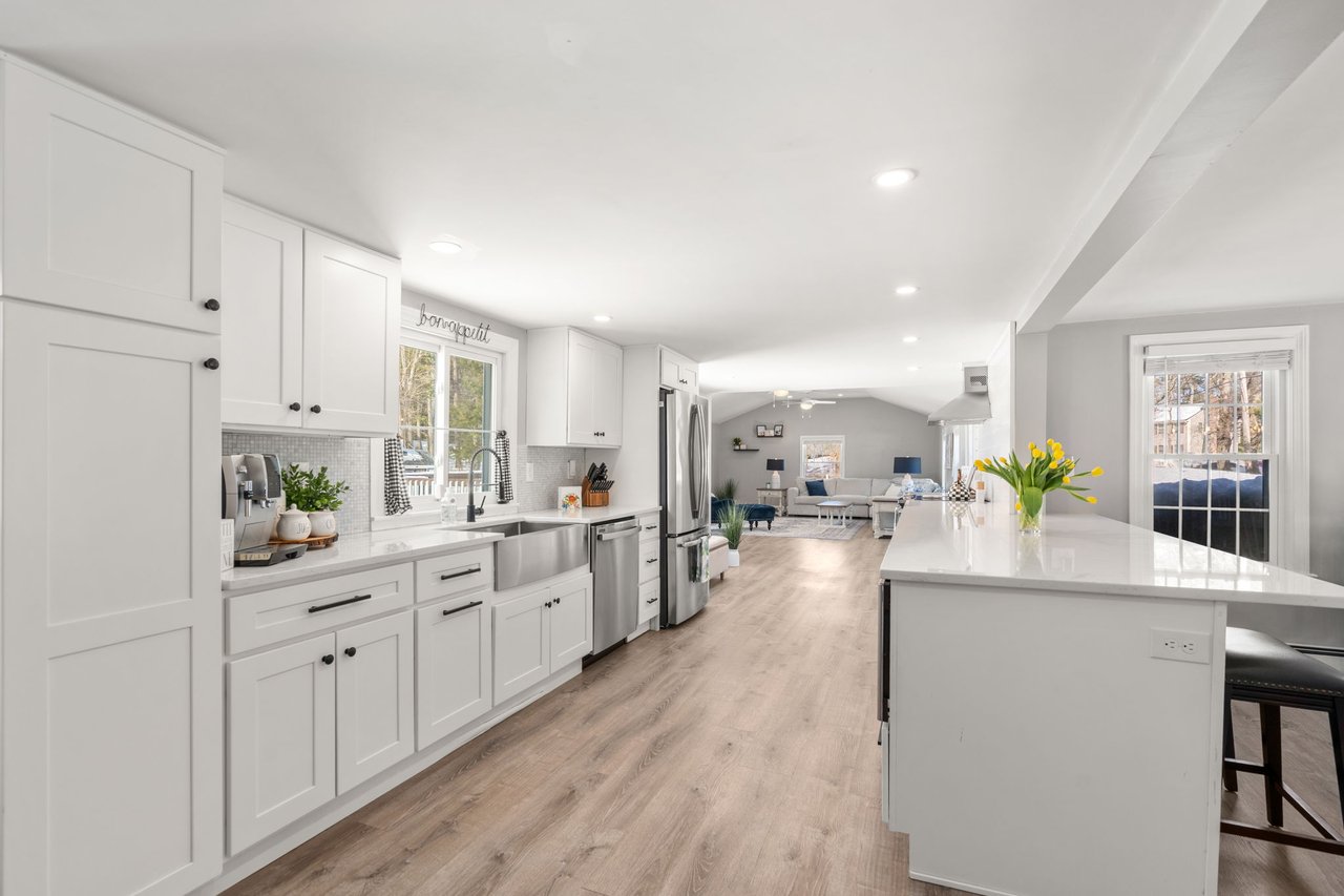 Adorable Farmhouse Right Off Route 3 in Hanover 