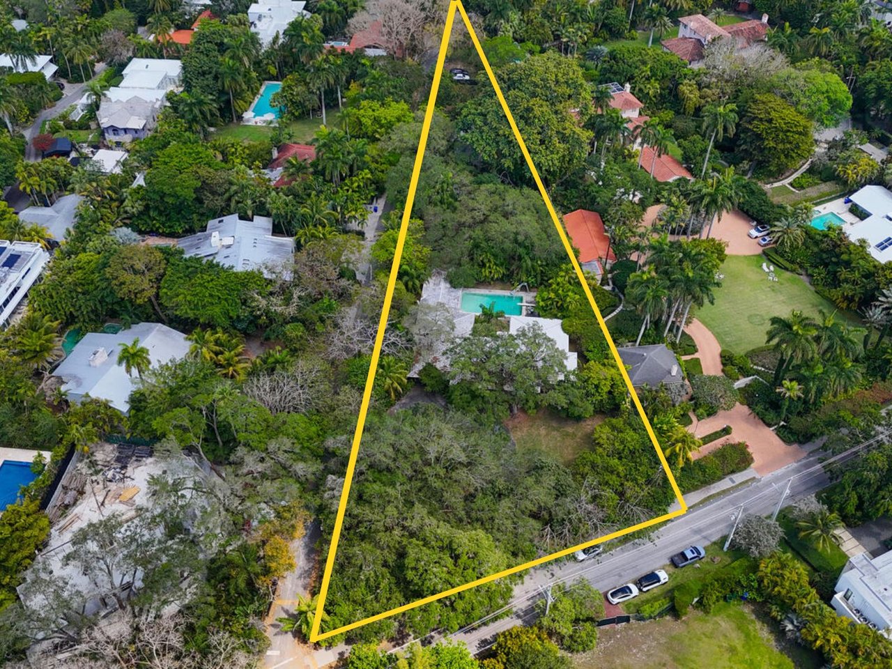 74,052 SQFT Lot in Coconut Grove