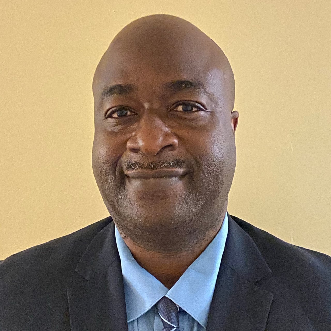 Oluseyi Ojo Downers Grove, IL Real Estate Agent Headshot