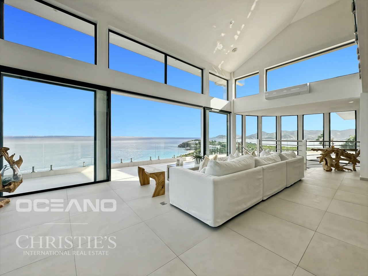 Cliffside Villa - Mont Rouge