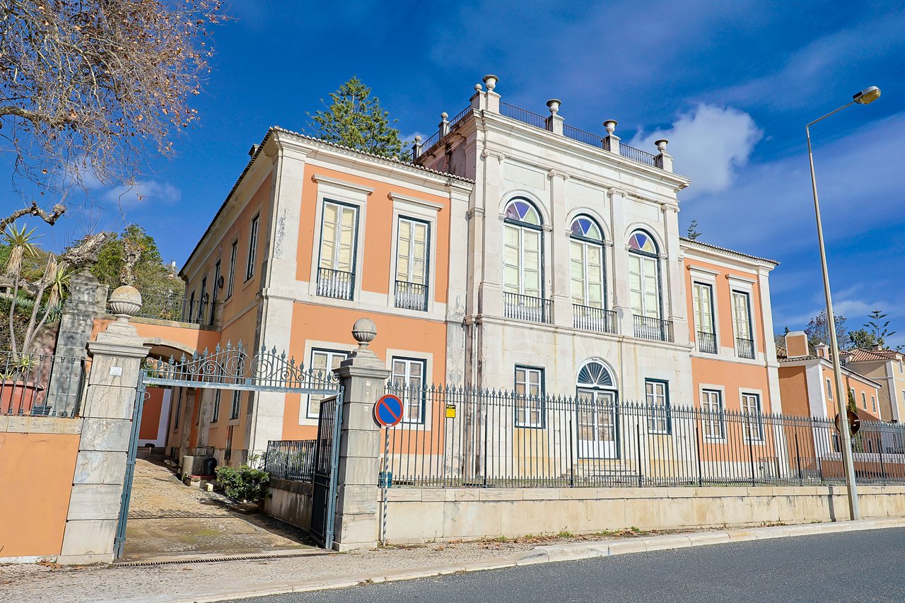 Quinta do Relógio: Historic 19th-Century Waterfront Palacete in Paço de Arcos, Oeiras