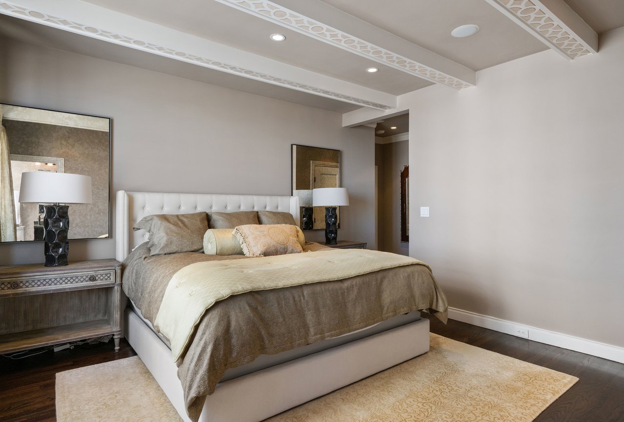 High-Floor Terrace Views Atop Nob Hill