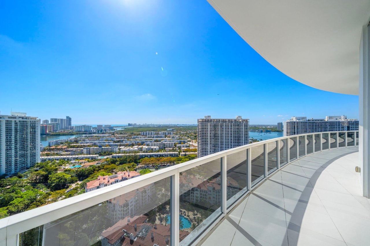 4100 Island Blvd # 1 Unit: PH-1