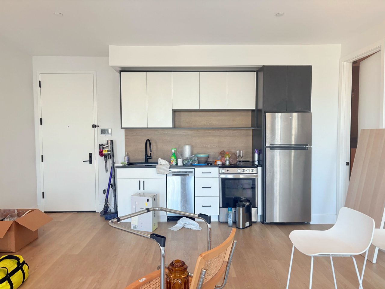 139 Frost St 4D
