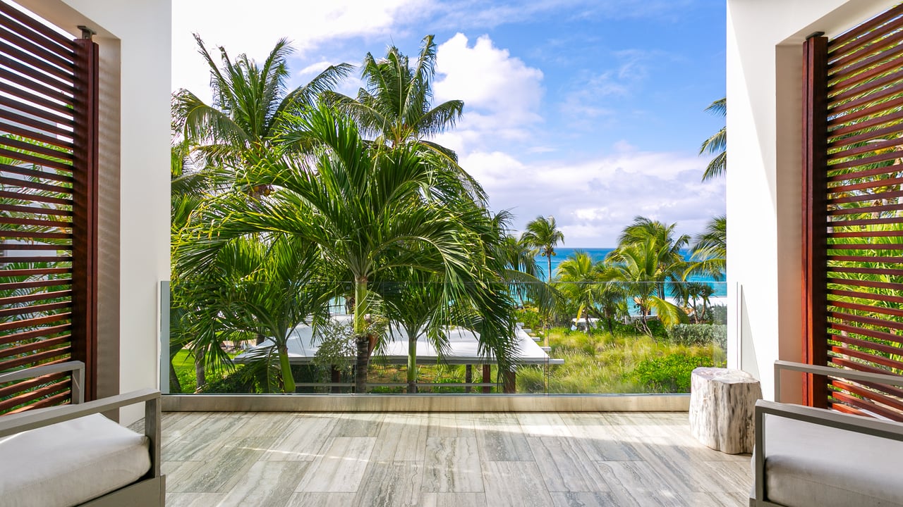 Beachfront Villa 10