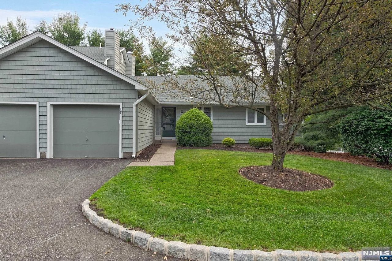 48 Erskine Ct