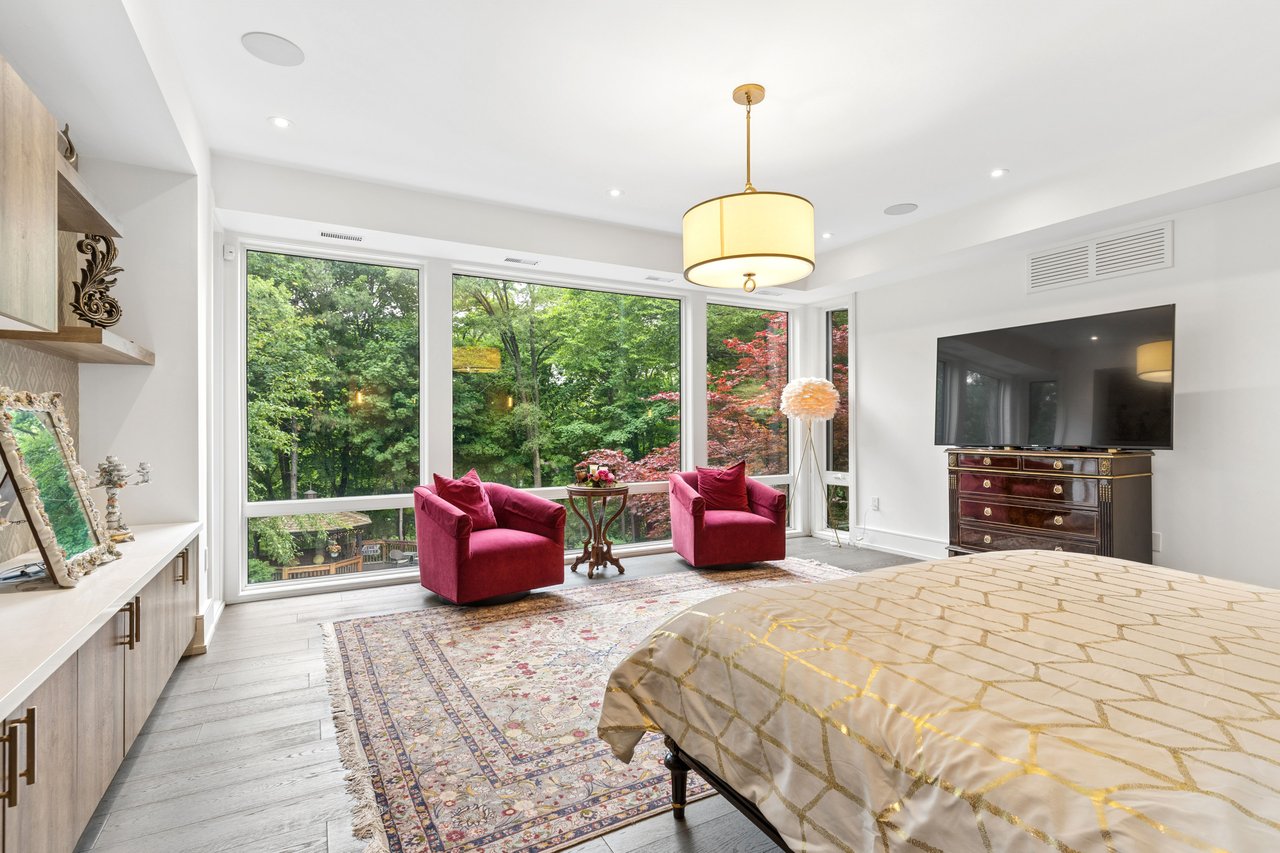 150 Sandringham Drive