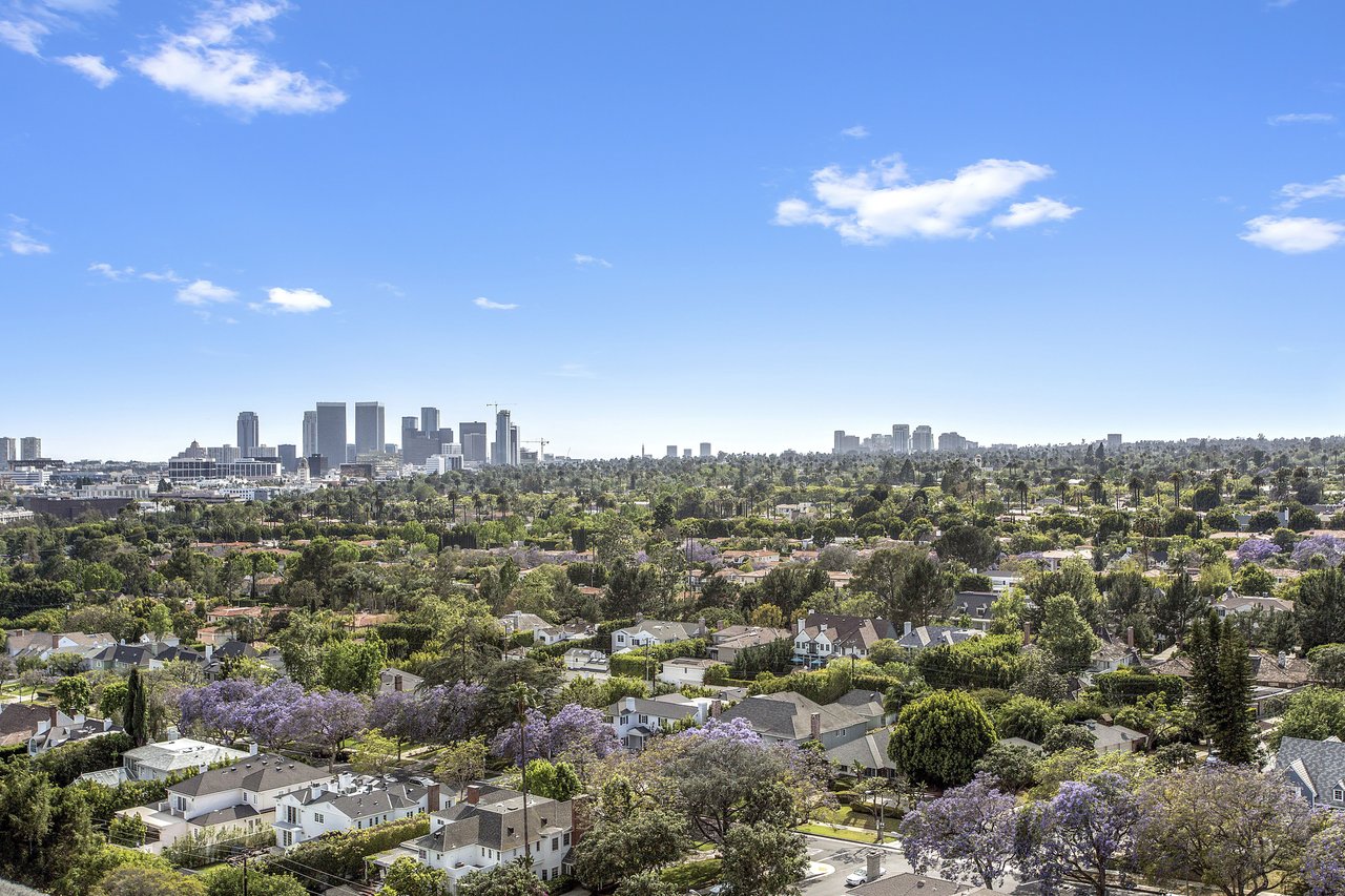 Prestigious Plaza Towers | 5-Star Amenities - Full Service Building