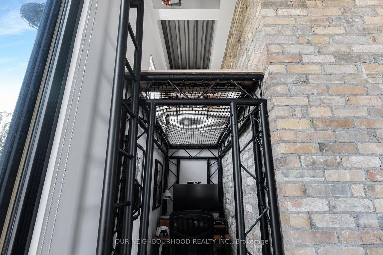 Regent Park Penthouse 