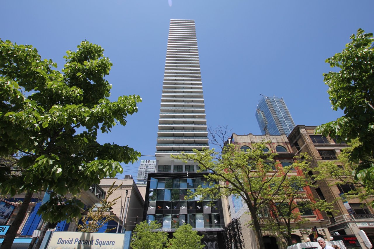 King West Loft With Forever South Views