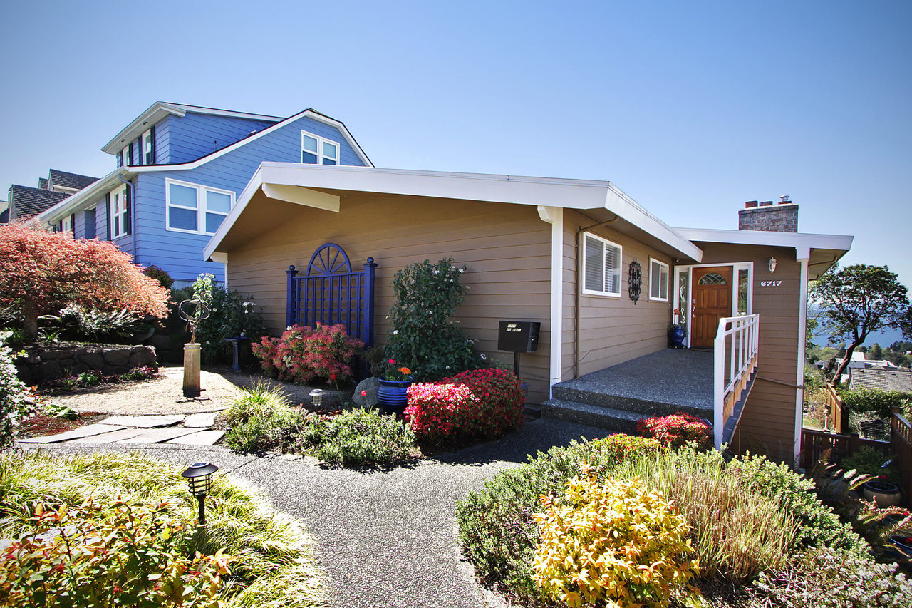 6717 38th Ave SW
