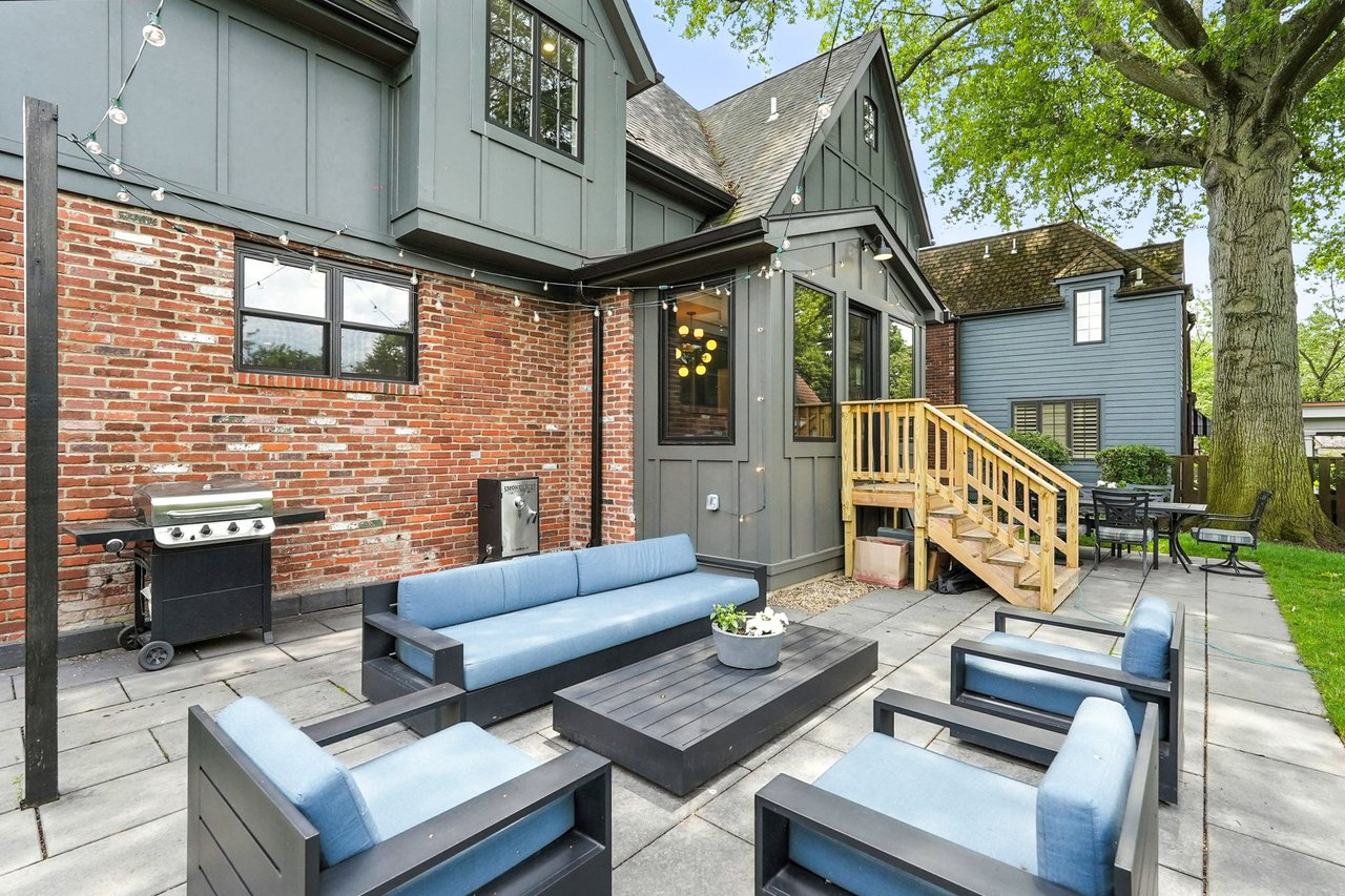 86 Standish Blvd