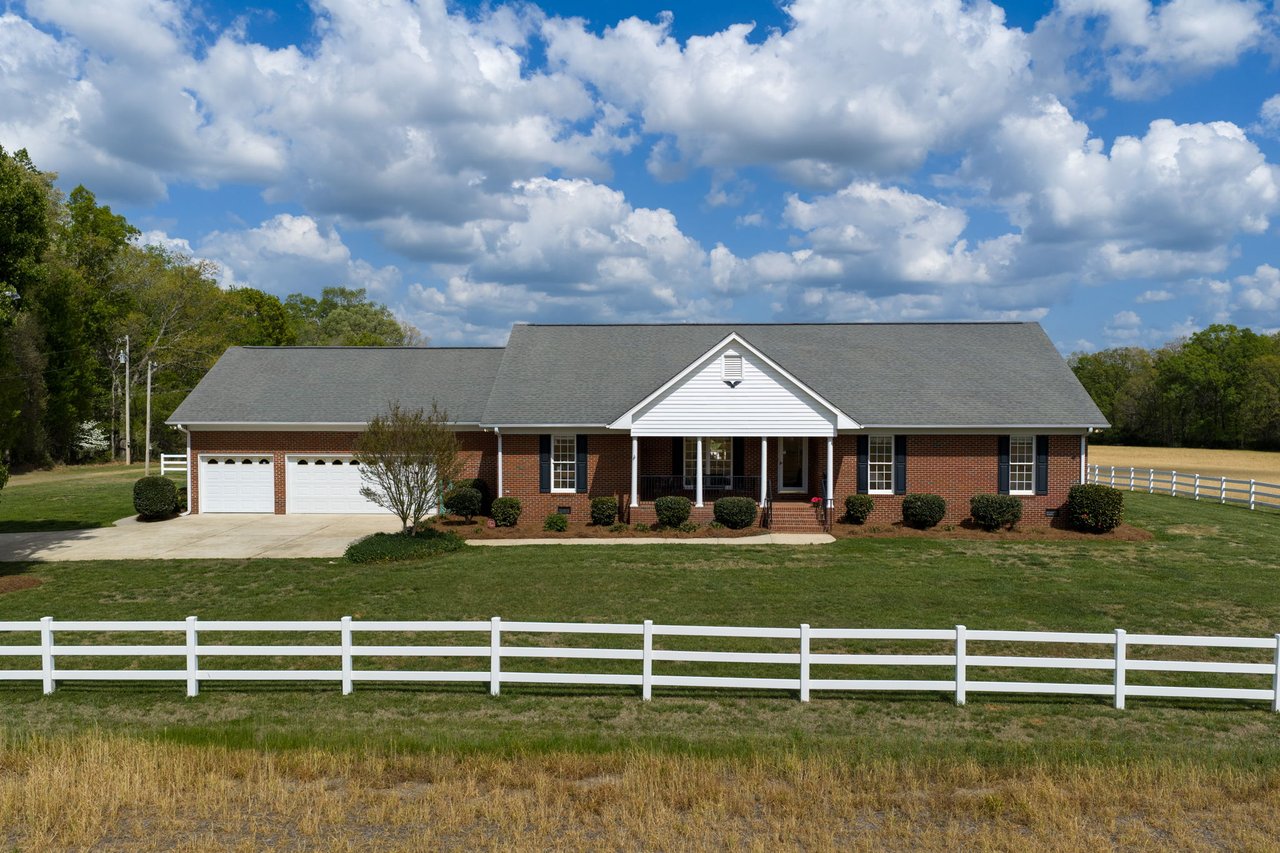 824 N Forest Hills School Rd