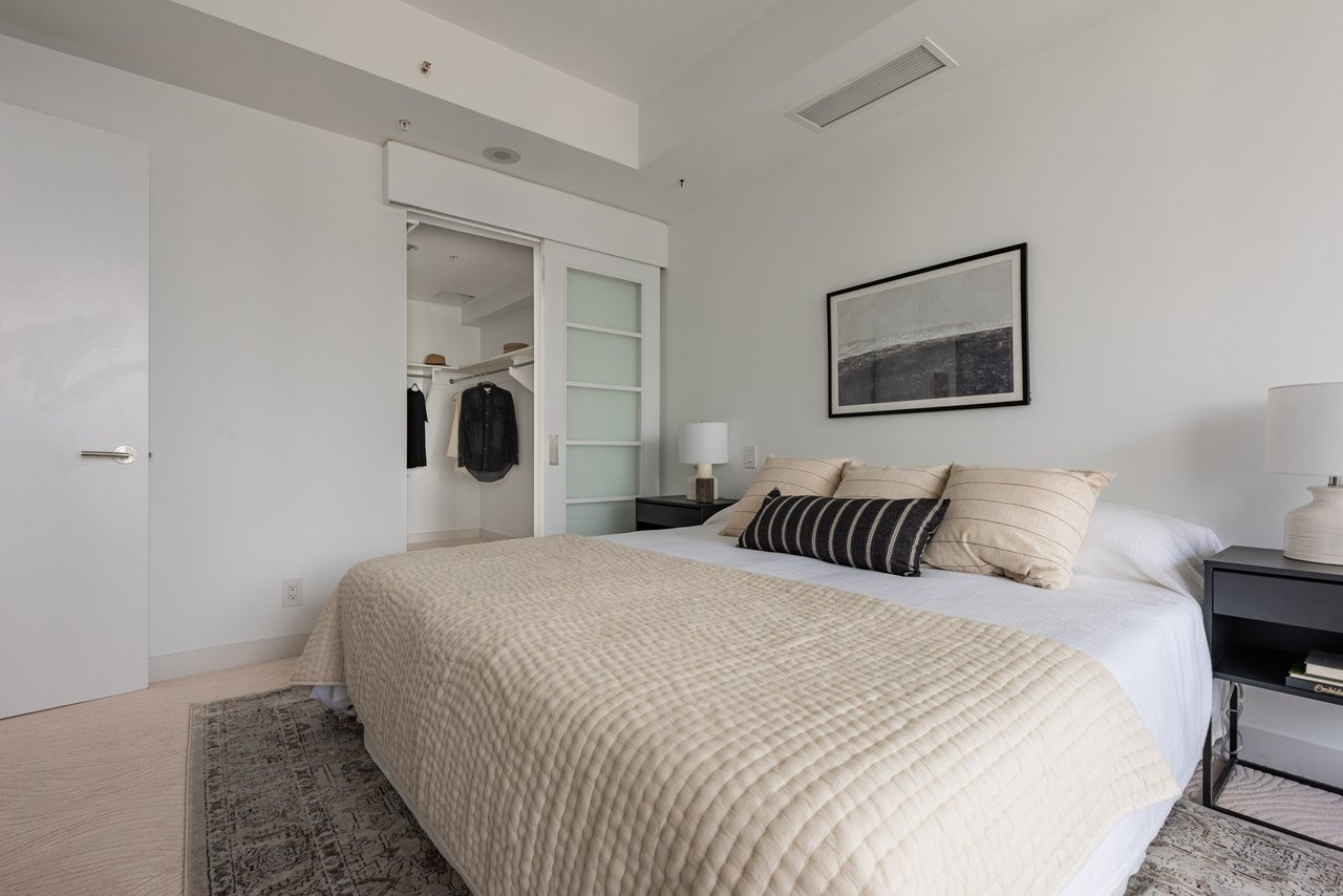 Suite 3203- 180 University Avenue