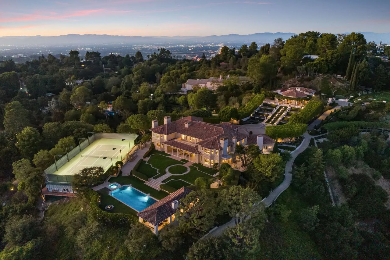Schedule a Private Showing for Luxury Homes in Los Angeles