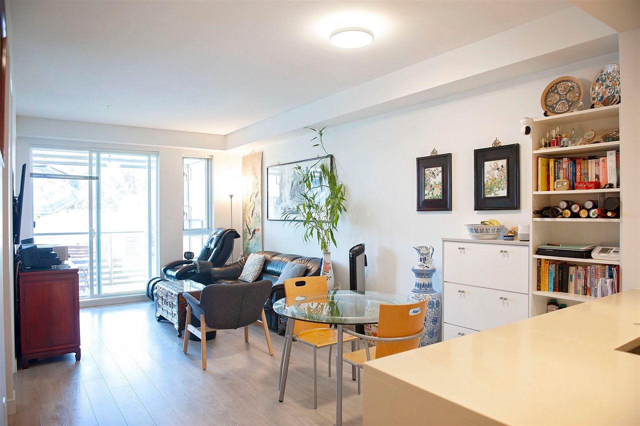 306-6677 Cambie St