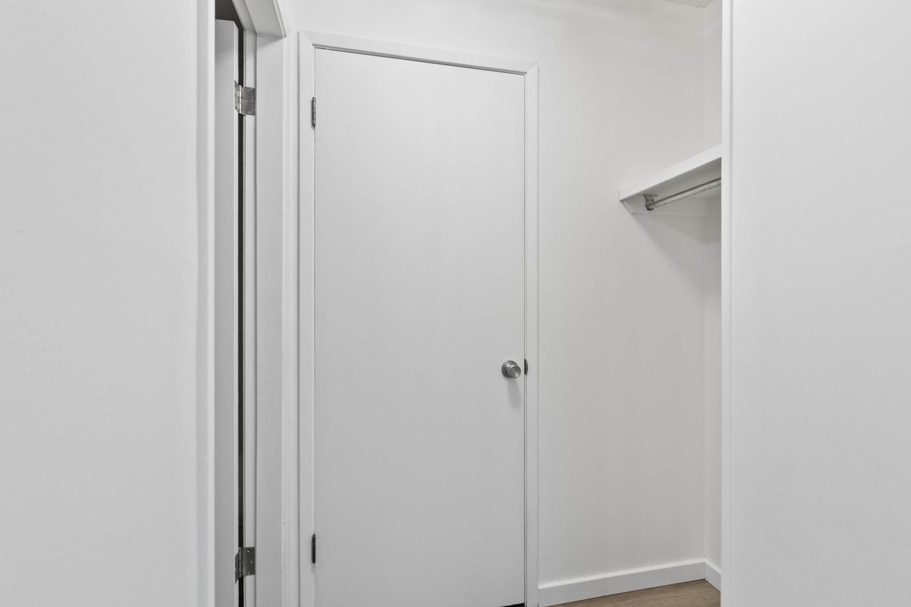 635 56 Avenue SW Unit: 206