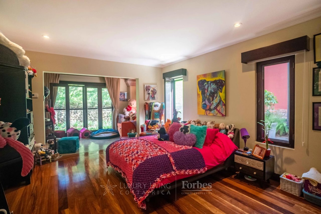 19759 - Architectural Hacienda Style Luxury Villa inTranquil Natural Oasis