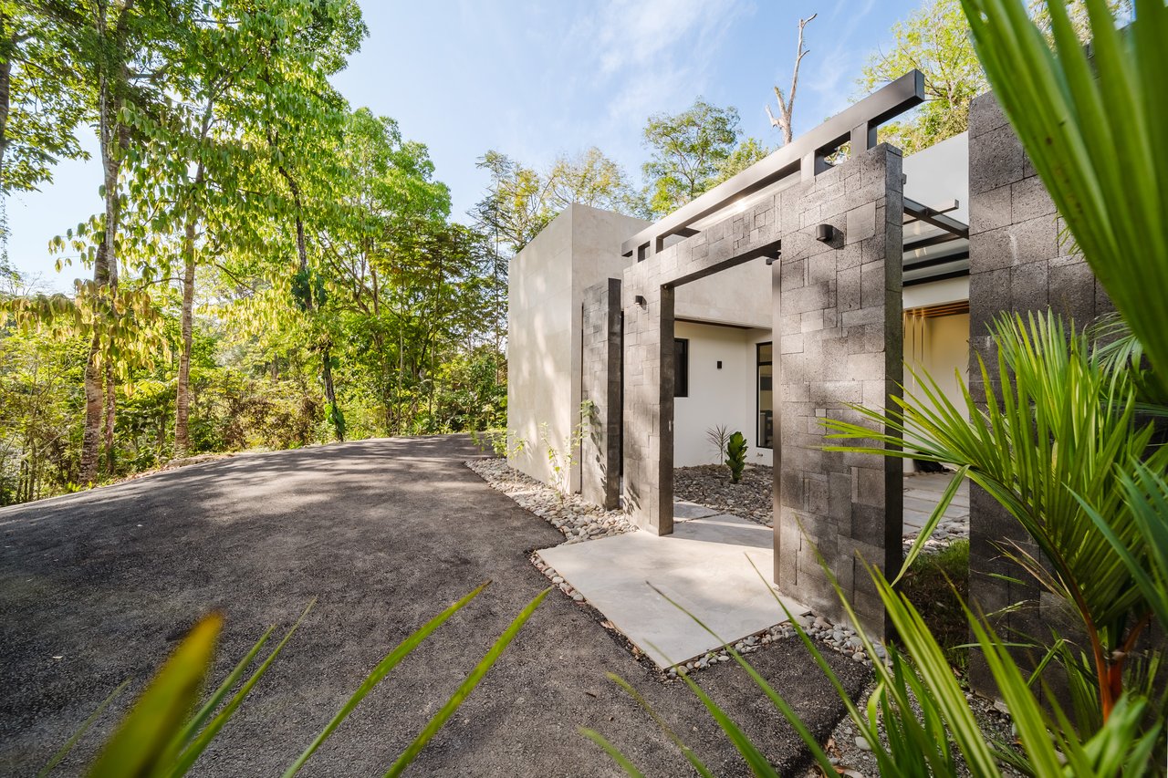 Casa Escondida, Contemporary Villa with Guest Suite
