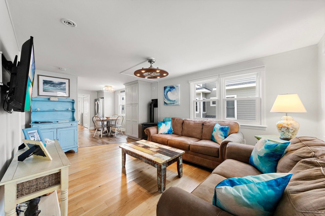 216 Taylor Ave, 1st Floor Unit