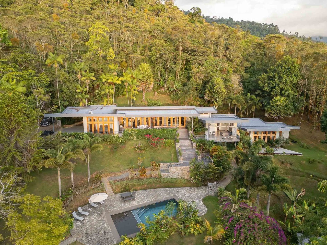 Luxurious Mountain Villa Retreat, Perez Zeledon, San Jose