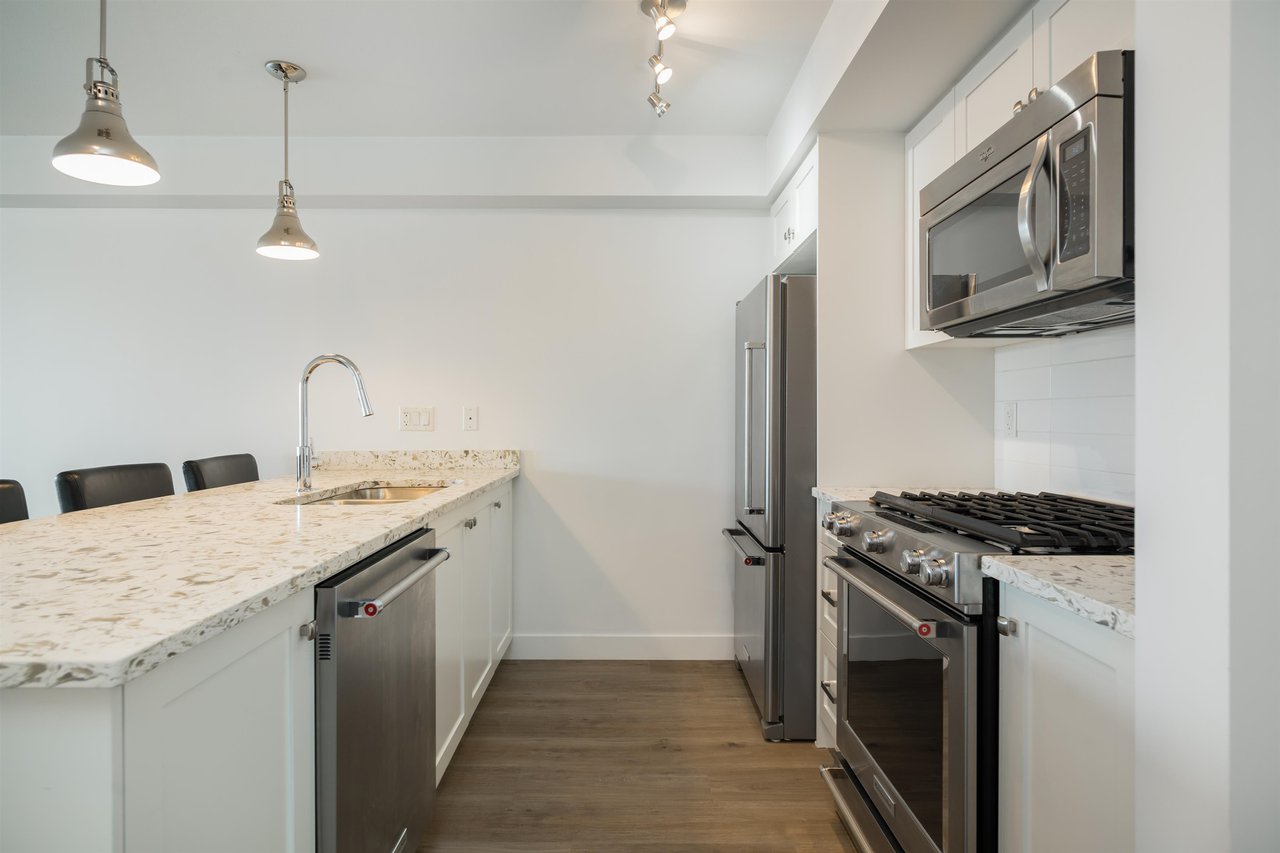 303-4815 55b St