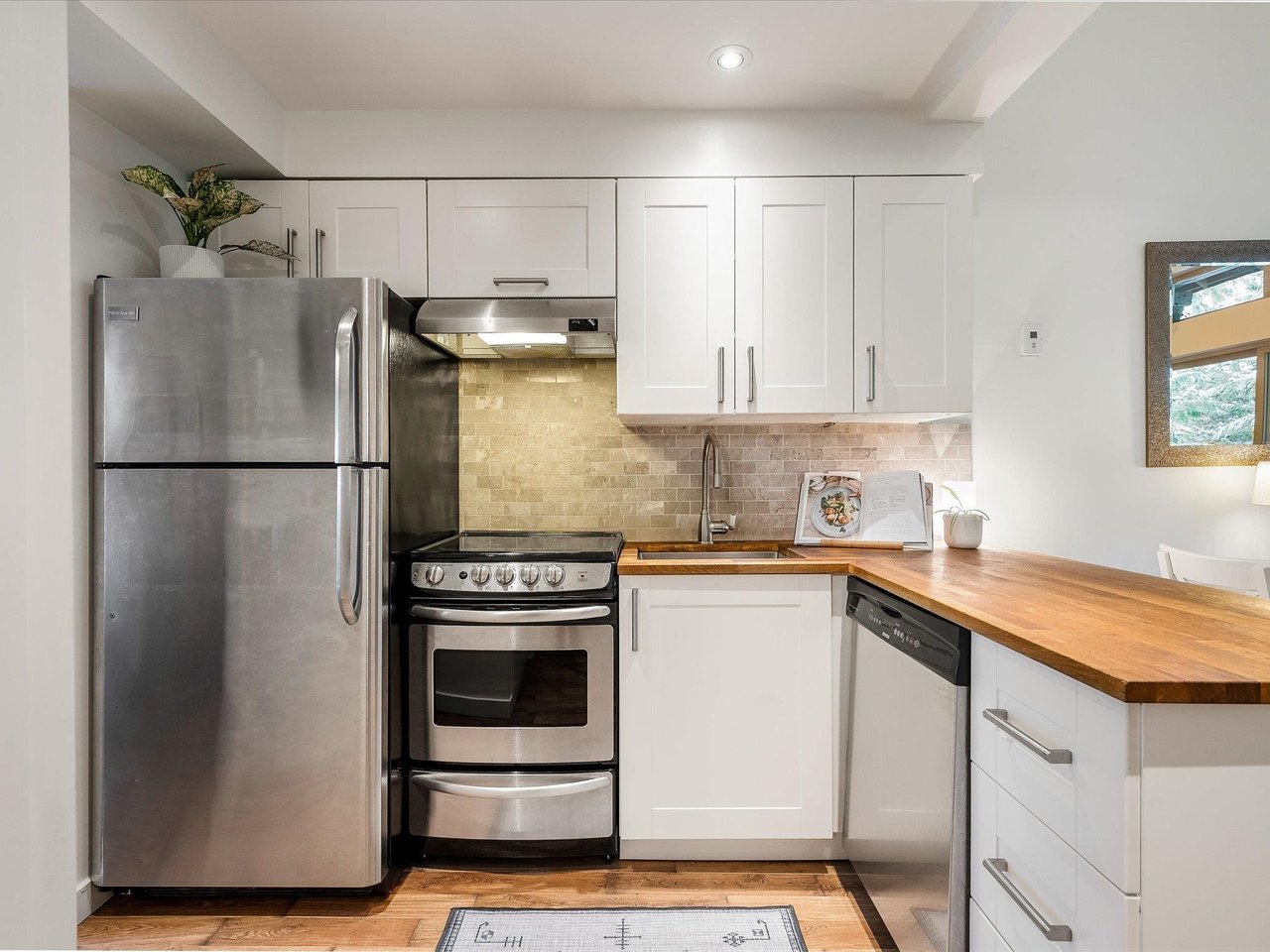 209-3070 Hillcrest Drive, Whistler