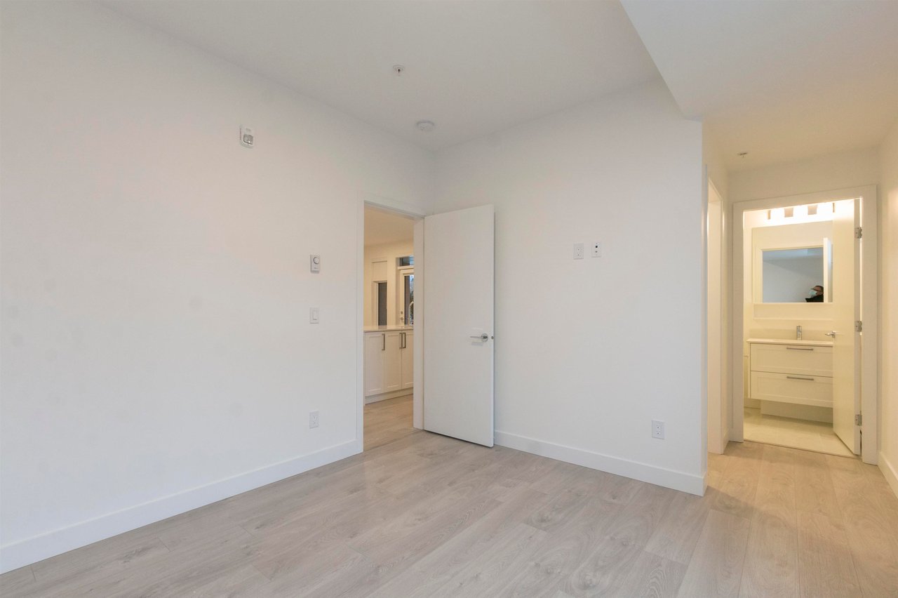 201-808 Gauthier Ave