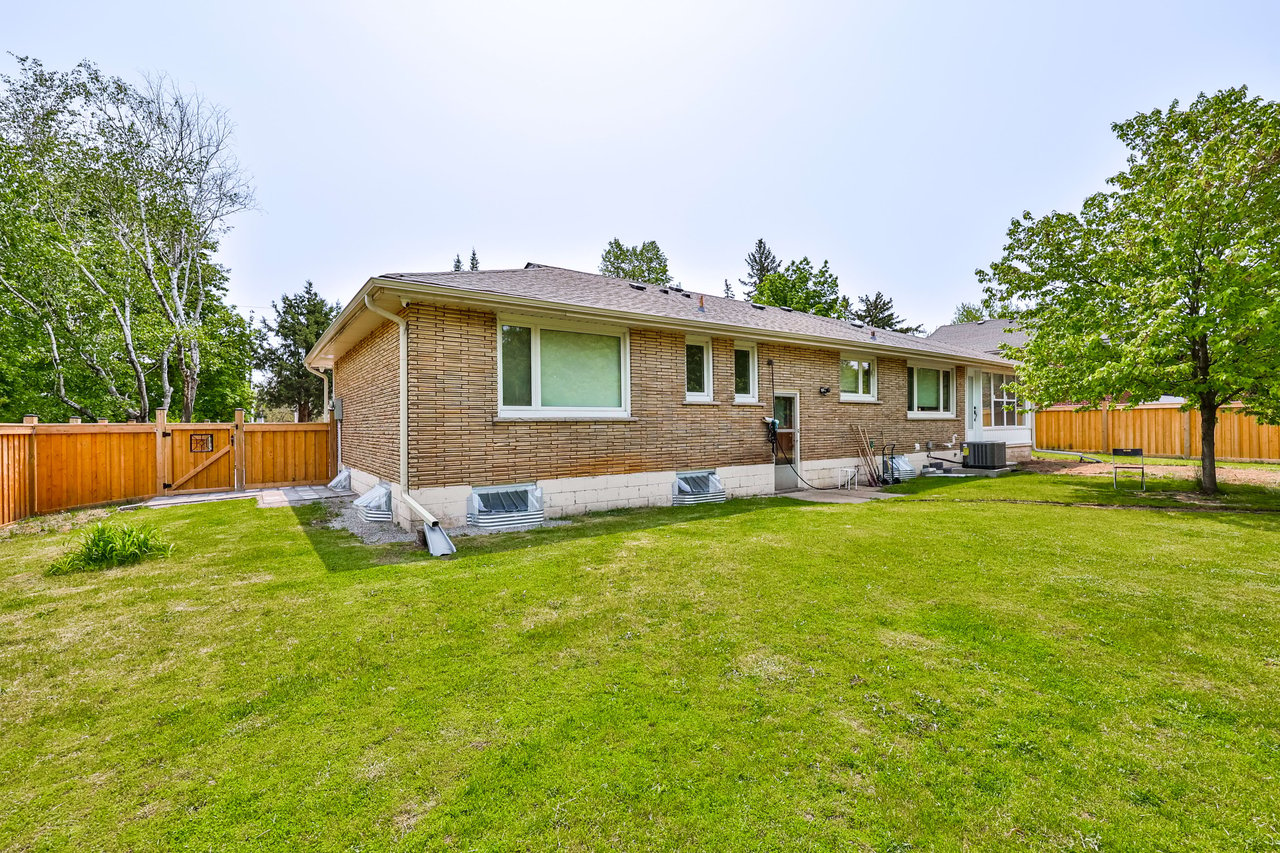 425 Plains Road West, Burlington, Ontario