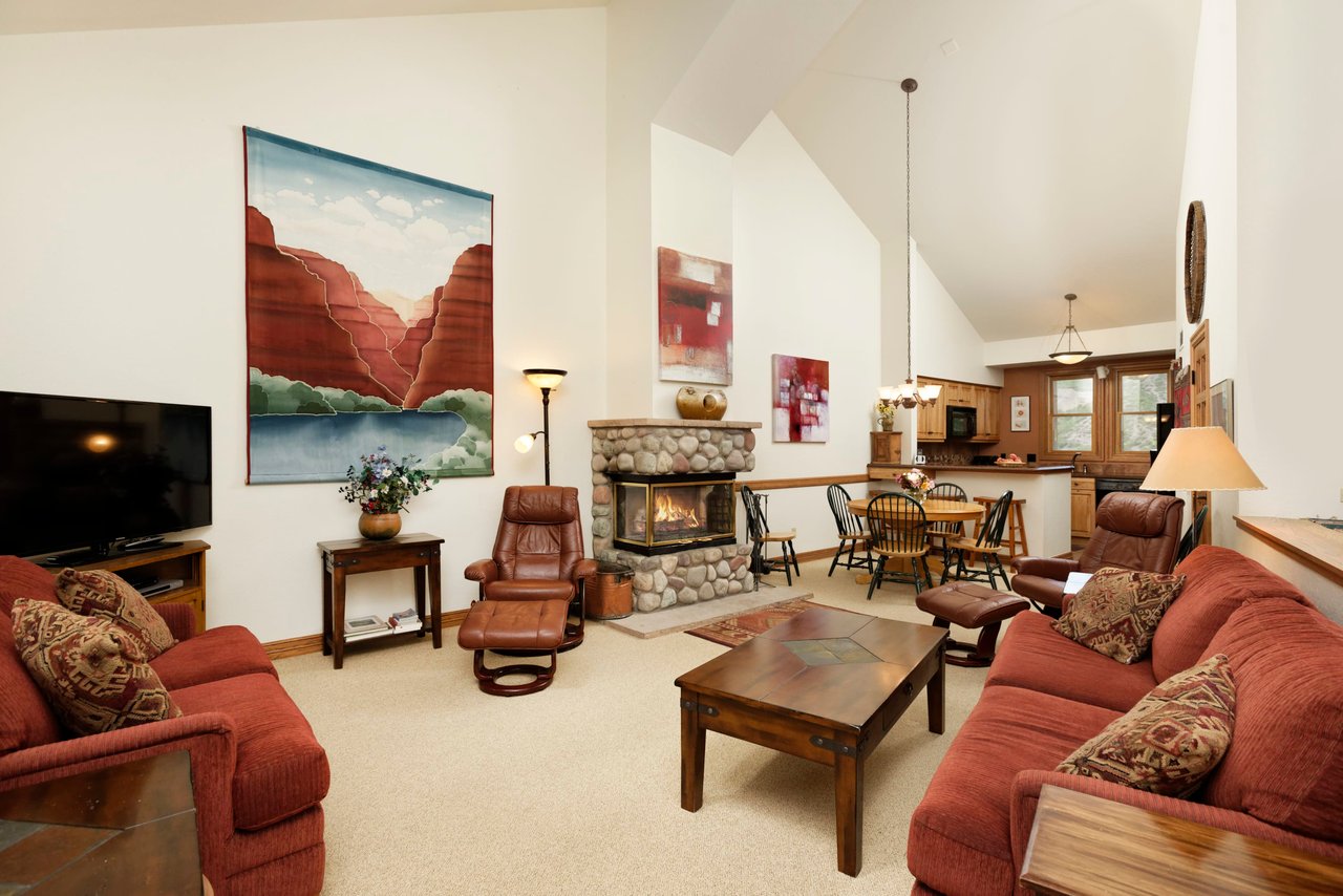 425 Wood Road, Unit 8