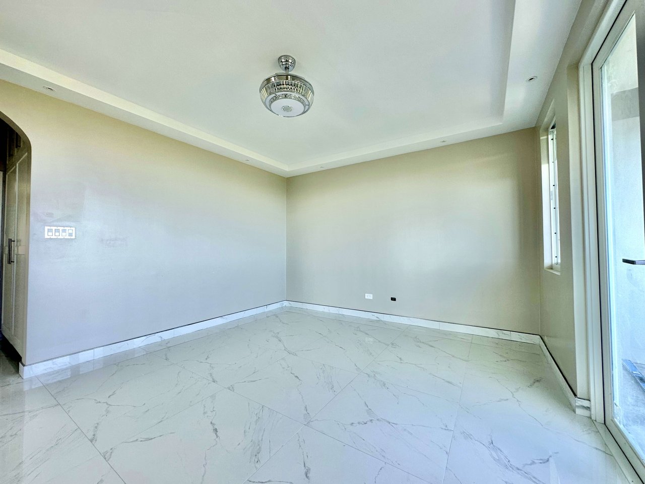 369 Nottingham Estate 2 Bedroom Apartment