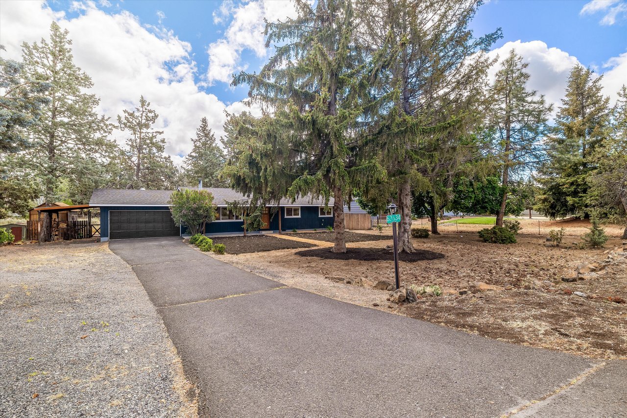 63634 Hunters Circle