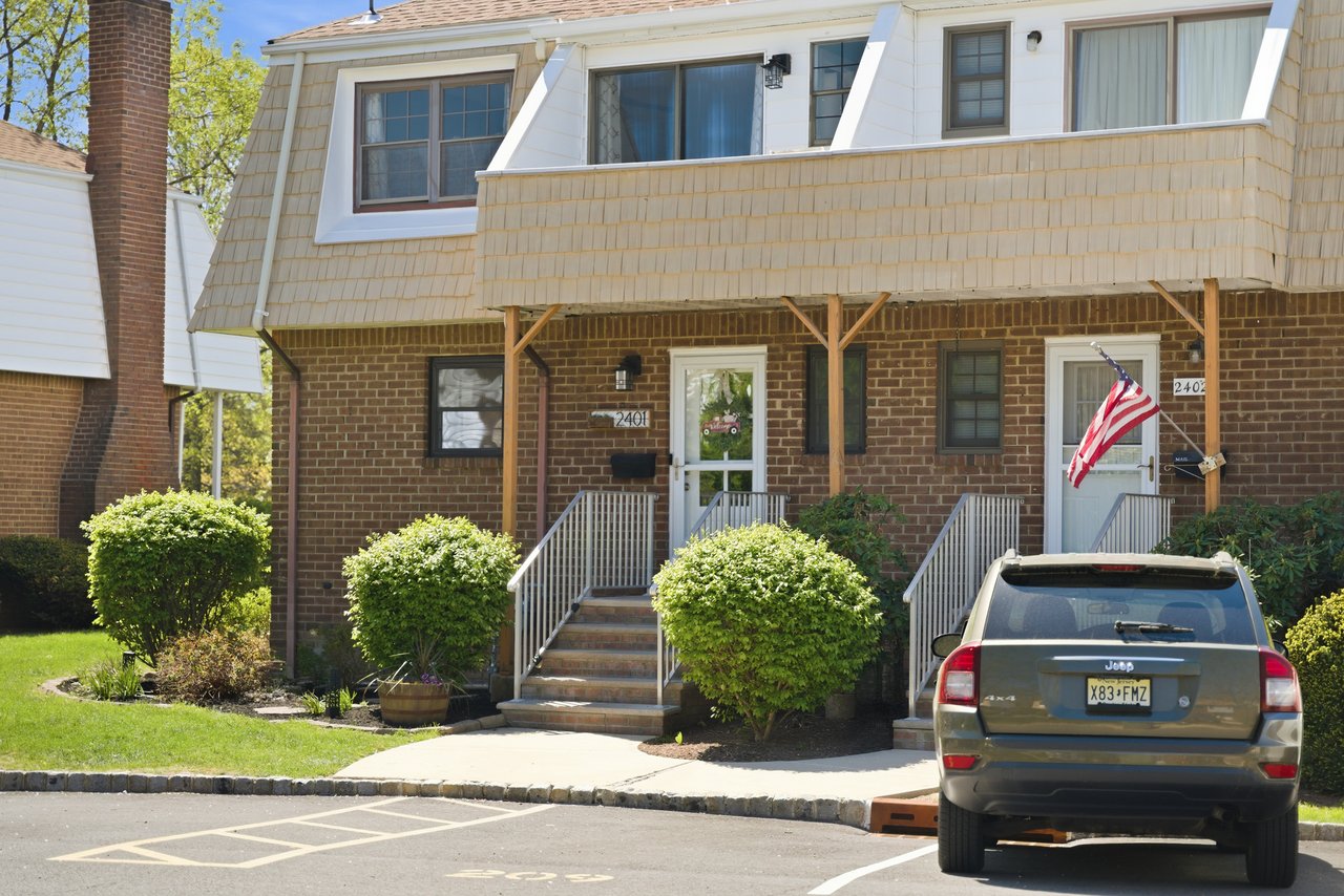 2401 Tudor Court