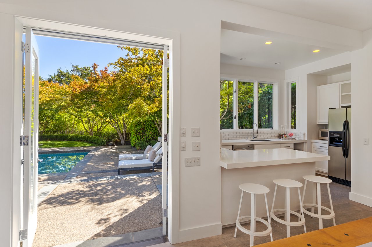 Private, Modern Compound in Premier Ross Location