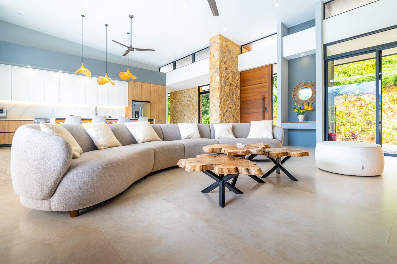 Ojochal Modern Jungle Home with Infinity Pool & Mountain Views