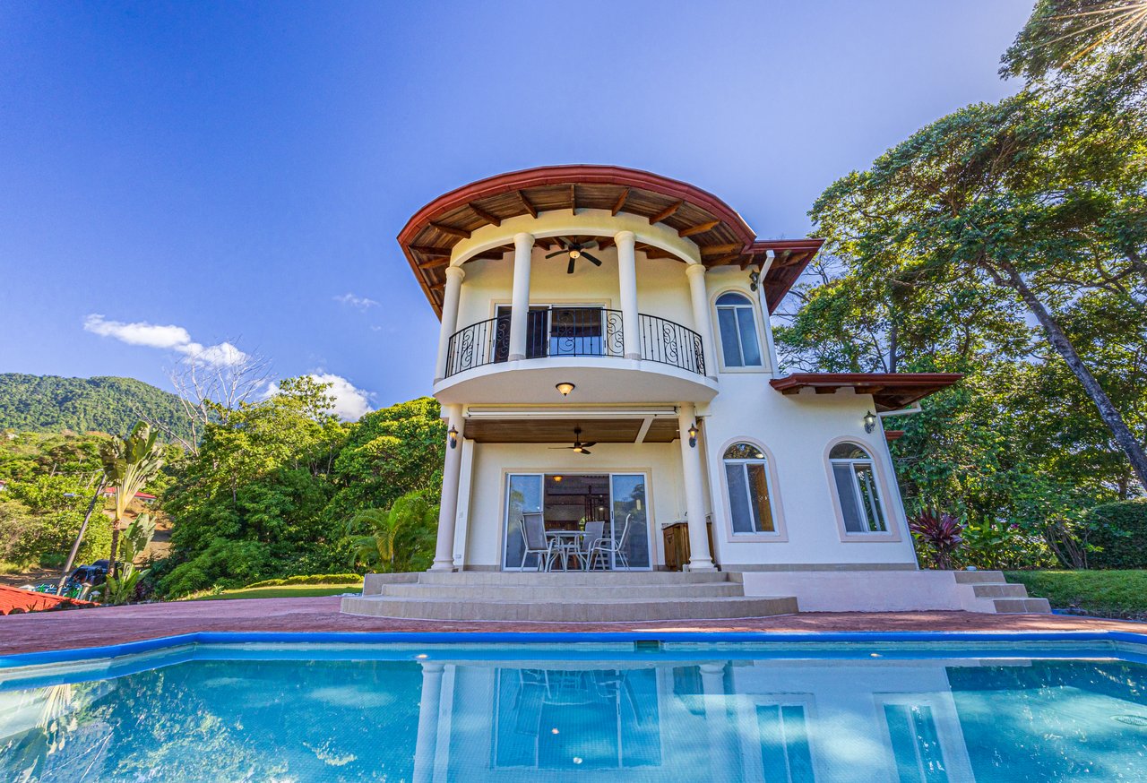 Elegant 3 Bedroom + Office Jungle Home in Puesta Del Sol, Ojochal